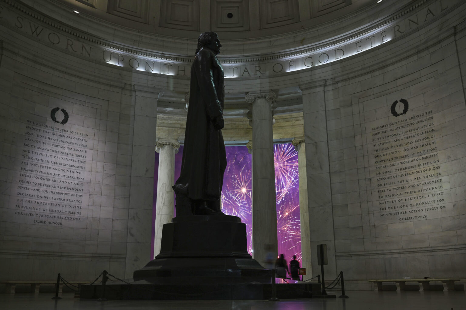 Time to choose: Jefferson’s Declaration vs. Marx’s Manifesto Time to choose: Jefferson’s Declaration vs. Marx’s Manifesto
