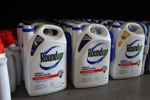 Farm groups saved Bayer in court over RoundUp cancer claims. Five days later, Bayer called for tariffs on the ingredient farmers rely on Farm groups saved Bayer in court over RoundUp cancer claims. Five days later, Bayer called for tariffs on the ingredient farmers rely on