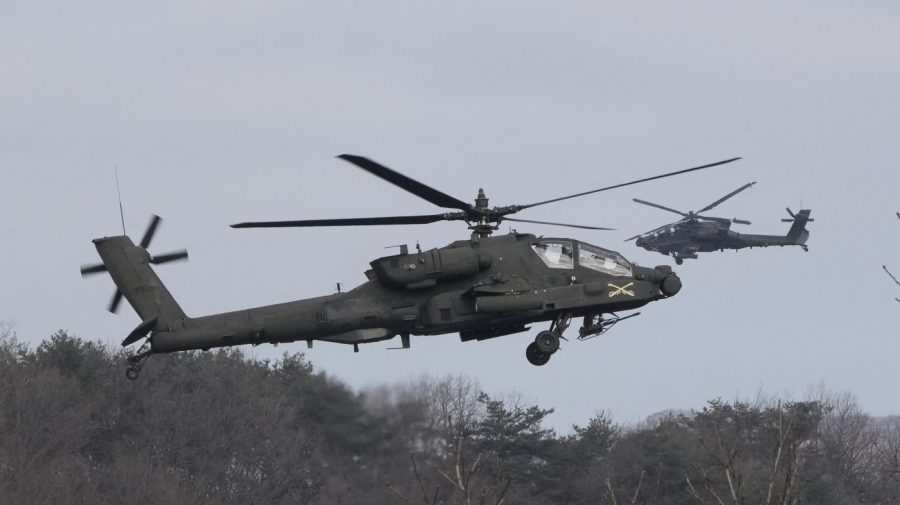 Suspension lifted for Apache helicopter pilots who flew over beaches on July 4 Suspension lifted for Apache helicopter pilots who flew over beaches on July 4
