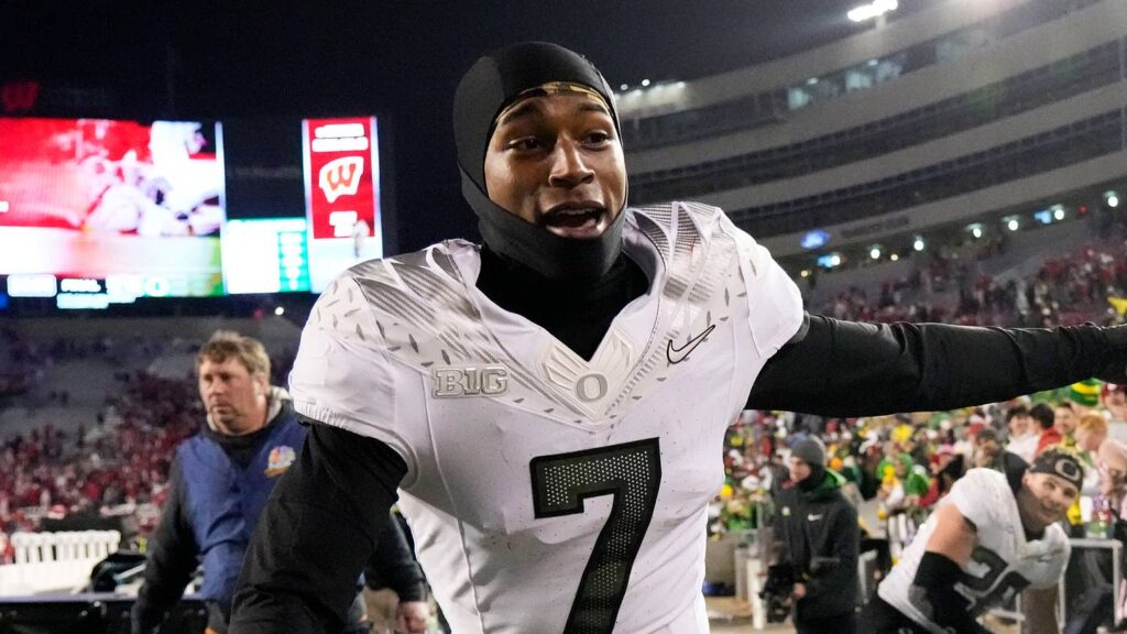 Three Reasons That Make Oregon Wide Receiver Evan Stewart Elite Three Reasons That Make Oregon Wide Receiver Evan Stewart Elite