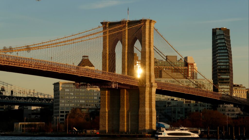 NYPD Rescues Woman From Jumping Off The Brooklyn Bridge In Dramatic Footage (VIDEO) NYPD Rescues Woman From Jumping Off The Brooklyn Bridge In Dramatic Footage (VIDEO)