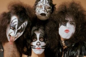 Hate To Say It, But Only People With Above-Average Music Knowledge Can Pick The Correct Lyrics