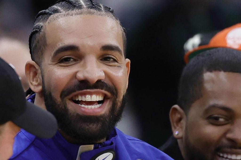 Watch Drake Freestyle at NBA Star Shai Gilgeous-Alexander’s 28th Birthday: ‘2 on the Jersey, But We’re Here for the 1’ Watch Drake Freestyle at NBA Star Shai Gilgeous-Alexander’s 28th Birthday: ‘2 on the Jersey, But We’re Here for the 1’