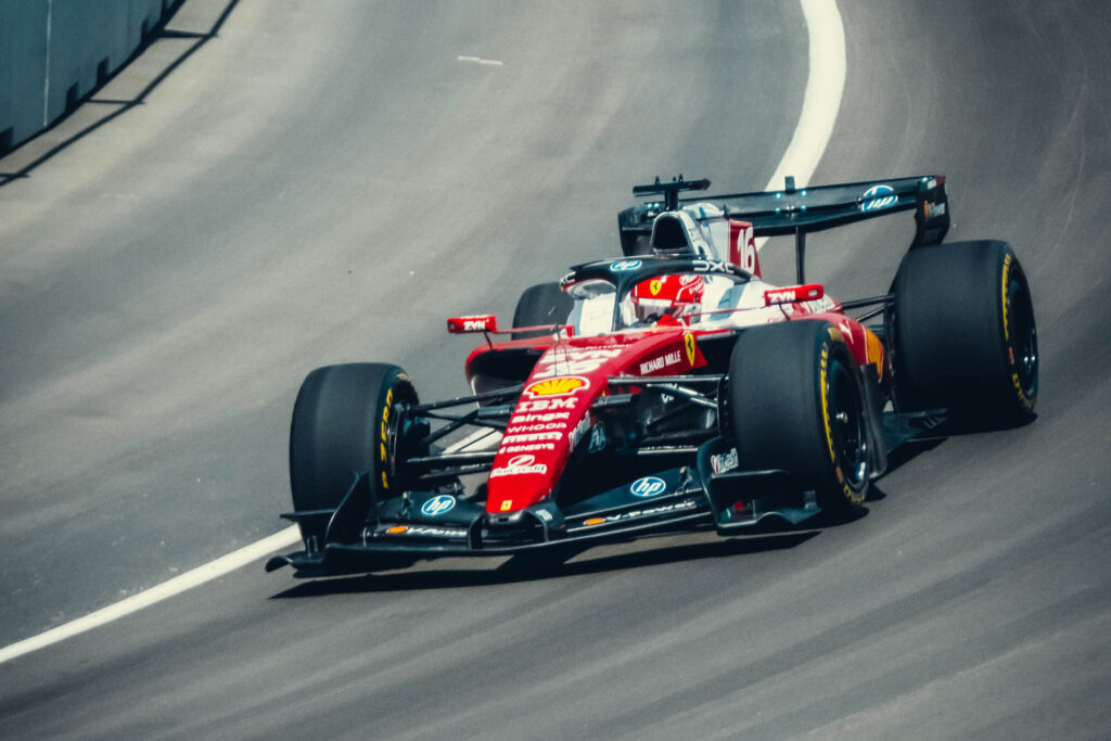 Hamilton et Leclerc livrent leurs retours sur le circuit de Madrid, une zone de compression inquiète Hamilton et Leclerc livrent leurs retours sur le circuit de Madrid, une zone de compression inquiète