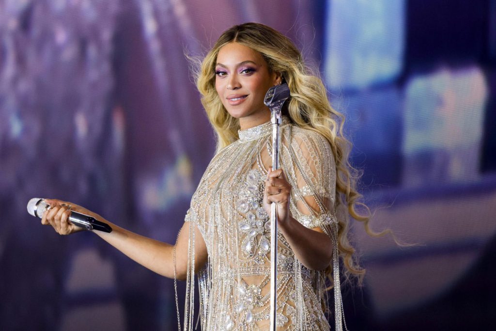 Beyoncé’s Surprise ‘Morning Dew’ Drop Brings Her Back to the R&B/Hip-Hop Top 10 Beyoncé’s Surprise ‘Morning Dew’ Drop Brings Her Back to the R&B/Hip-Hop Top 10