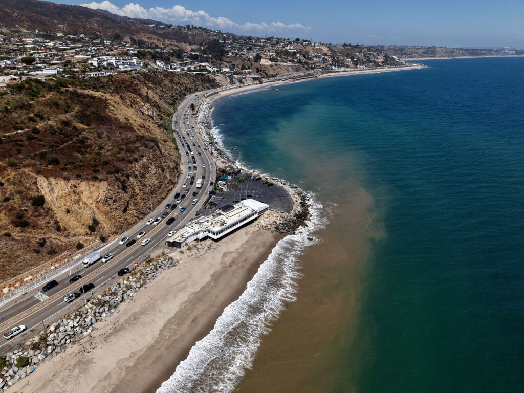Bacteria warnings issued for multiple Southern California beaches