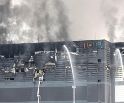 Coupang pledges cooperation as Incheon warehouse fire burns Coupang pledges cooperation as Incheon warehouse fire burns