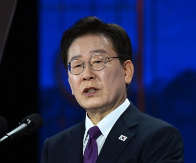 South Korean President Lee’s approval rating falls to 48.4% South Korean President Lee’s approval rating falls to 48.4%