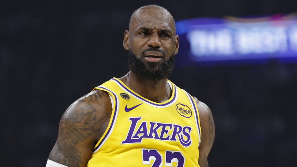 LeBron James signing signals drastic change for 76ers’ front office LeBron James signing signals drastic change for 76ers’ front office