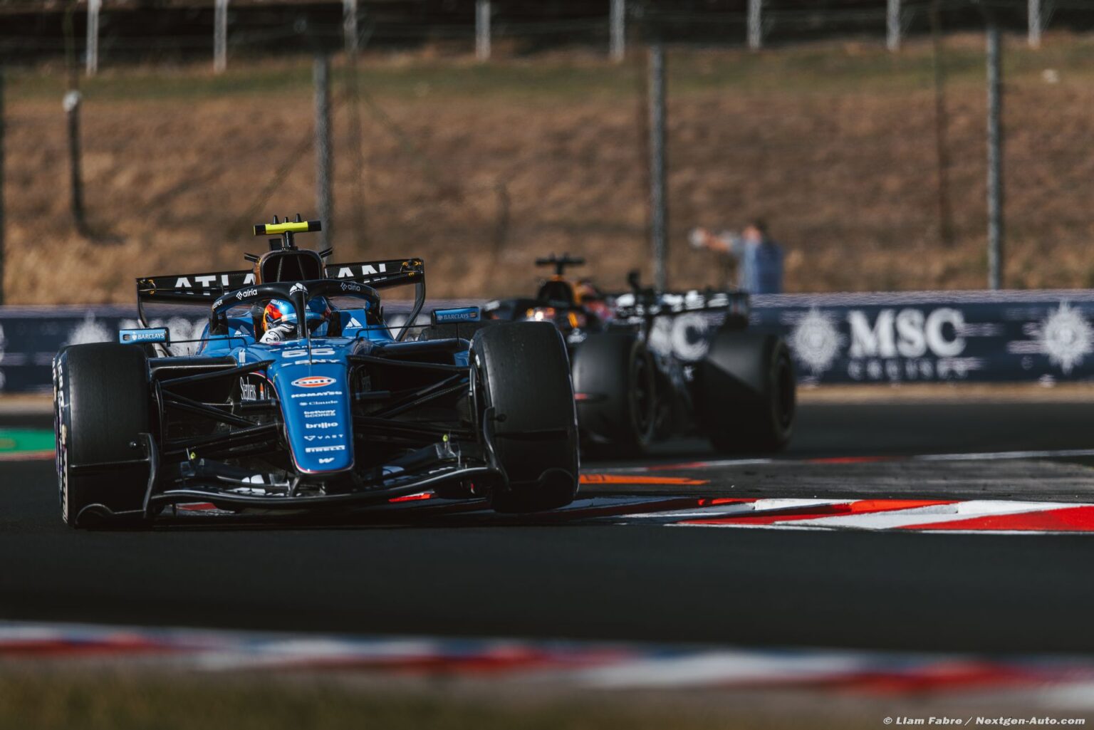 Sainz vit ‘un des pires week-ends’ de sa carrière mais refuse de ‘critiquer’ Williams F1