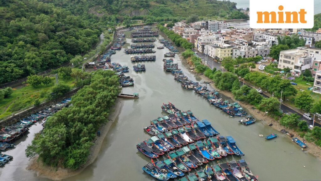 Typhoon Noul causes floods in China: 10 killed, 715,000 evacuated, over 700 flights cancelled Typhoon Noul causes floods in China: 10 killed, 715,000 evacuated, over 700 flights cancelled