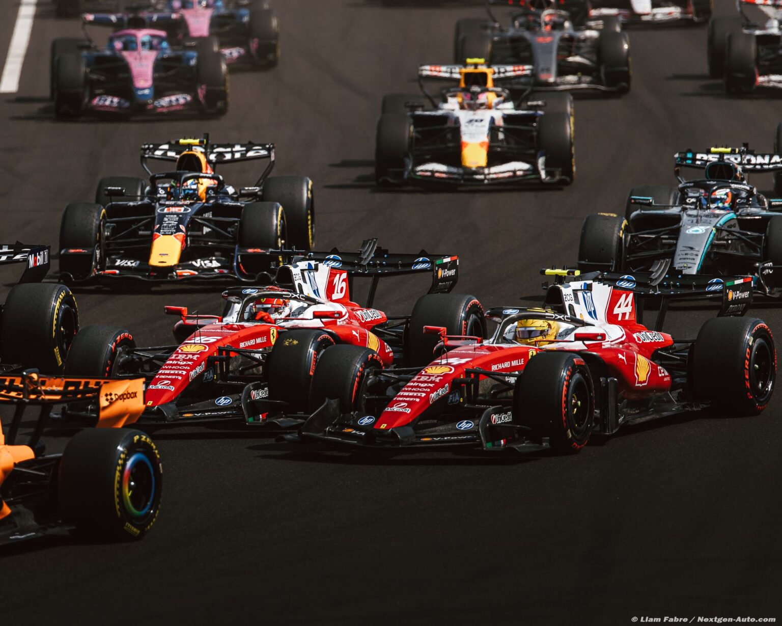 Ferrari gâche une occasion en or en Hongrie, Vasseur pointe trop d’erreurs Ferrari gâche une occasion en or en Hongrie, Vasseur pointe trop d’erreurs