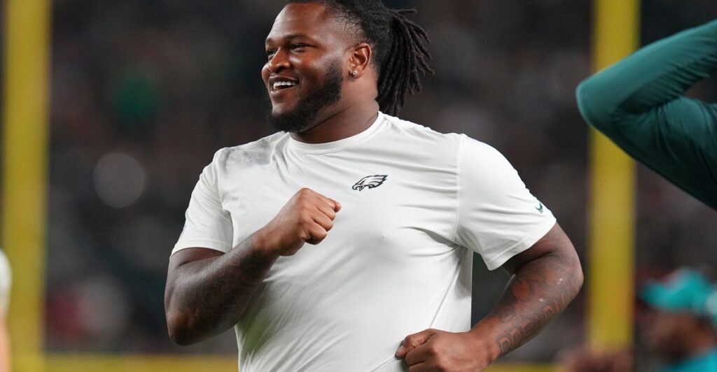 Jalen Carter, Eagles agree to record-breaking contract extension