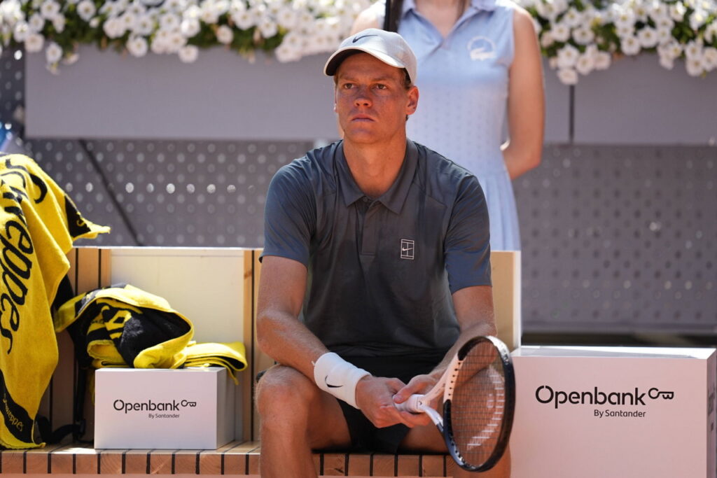 Jannik Sinner Attends Medical Evaluation at Orthopedic Clinic Ahead of US Open