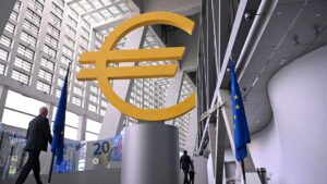 US euro sale to prop up yen blindsided ECB