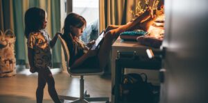 Parents putting screens in front of their kids is more about their own stress than other factors Parents putting screens in front of their kids is more about their own stress than other factors