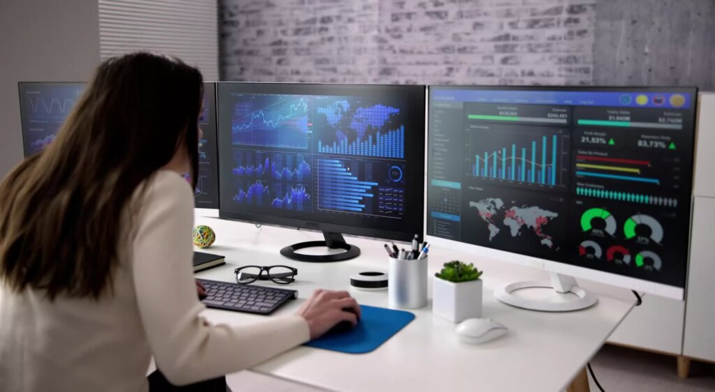 Asus’ new monitor software lets you control brightness with your voice, or just let AI do it