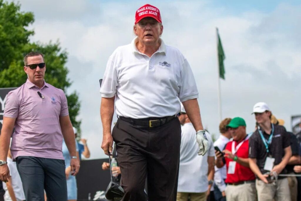 Donald Trump’s Golf Club Hit With Airspace Breach as Two Aircraft Near LIV Golf Event Donald Trump’s Golf Club Hit With Airspace Breach as Two Aircraft Near LIV Golf Event