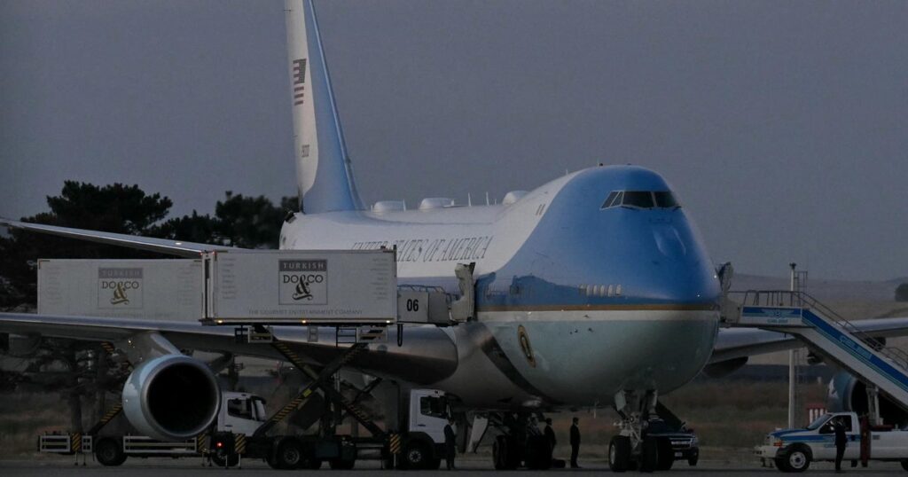 Trump secretly switched to different plane in Turkey amid Iran threat Trump secretly switched to different plane in Turkey amid Iran threat