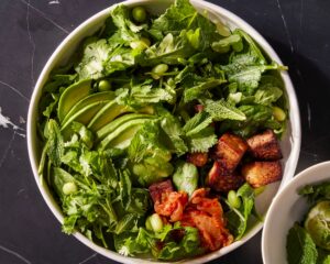 This Diet Encourages Men to Eat a Ton While Losing Weight. Dietitians Say It’s Worth Considering.