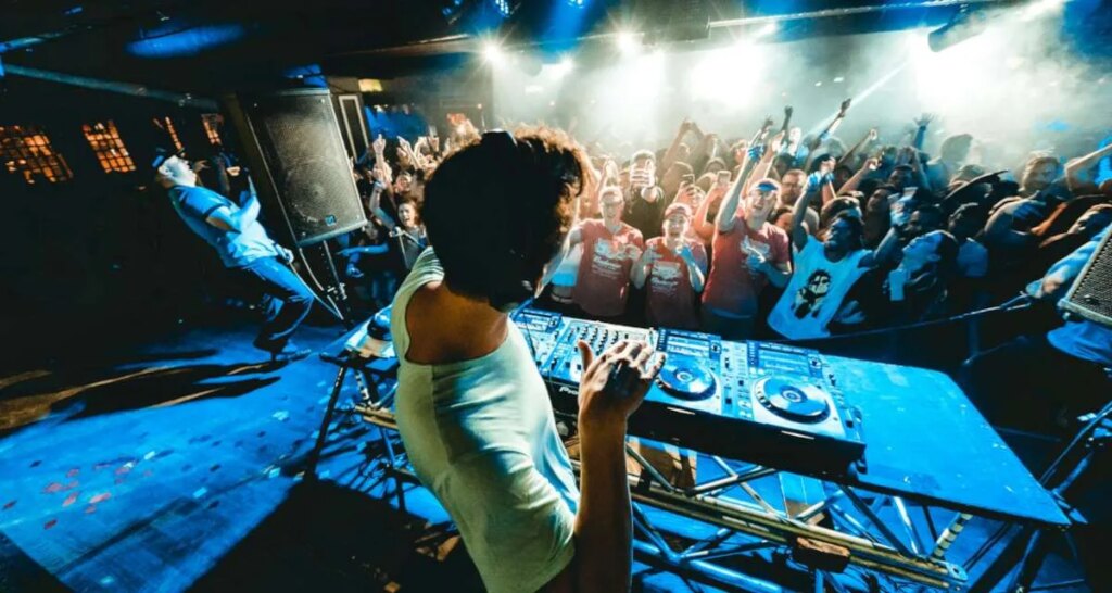Beatport Confirms Ban on ‘Fully or Majority AI-Generated Music,’ Adds AI Tags Under Expanded Beatdapp Deal Beatport Confirms Ban on ‘Fully or Majority AI-Generated Music,’ Adds AI Tags Under Expanded Beatdapp Deal
