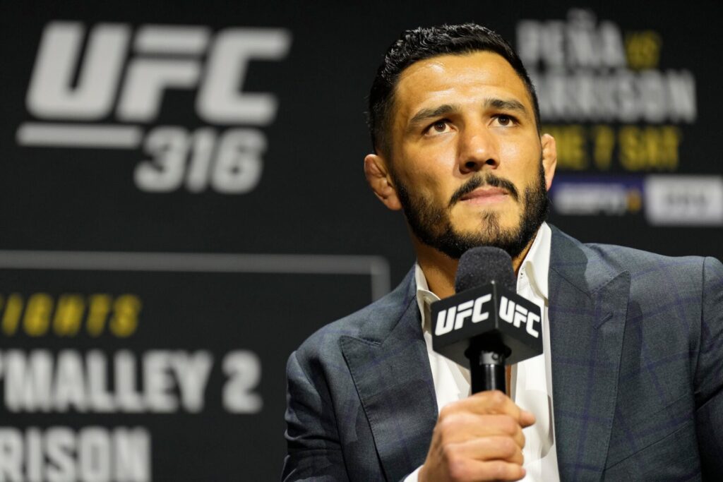 Aaron Pico’s next fight leaked by Aljamain Sterling when revealing talks with the UFC for his return Aaron Pico’s next fight leaked by Aljamain Sterling when revealing talks with the UFC for his return