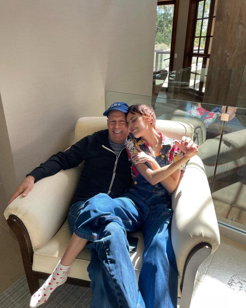 Bruce Willis celebrates daughter Tallulah’s wedding to Justin Acee in sweet photo as he battles dementia Bruce Willis celebrates daughter Tallulah’s wedding to Justin Acee in sweet photo as he battles dementia