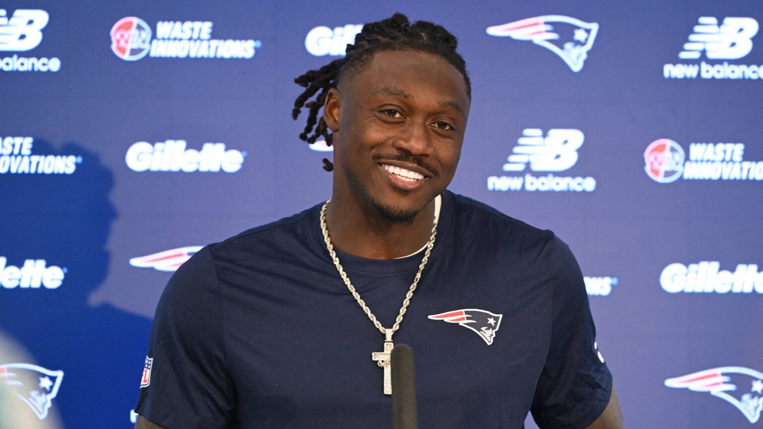 Patriots are learning what the Eagles already knew about AJ Brown Patriots are learning what the Eagles already knew about AJ Brown
