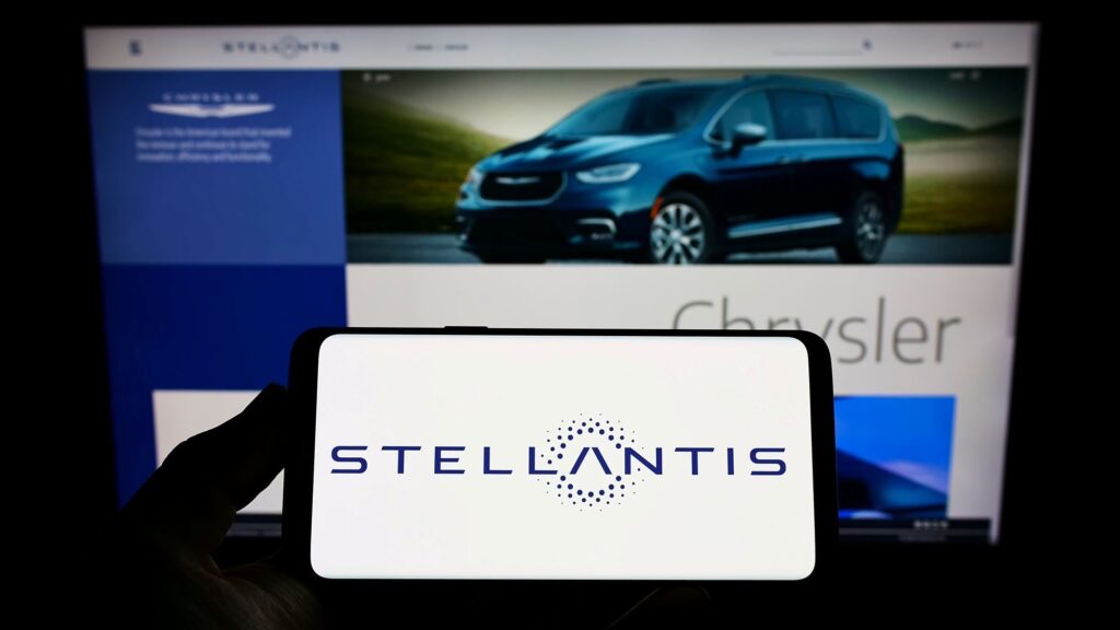 Stellantis (STLA) Stock Falls 5% After Recall of 955,000 Vehicles Over Camera Software Flaw Stellantis (STLA) Stock Falls 5% After Recall of 955,000 Vehicles Over Camera Software Flaw