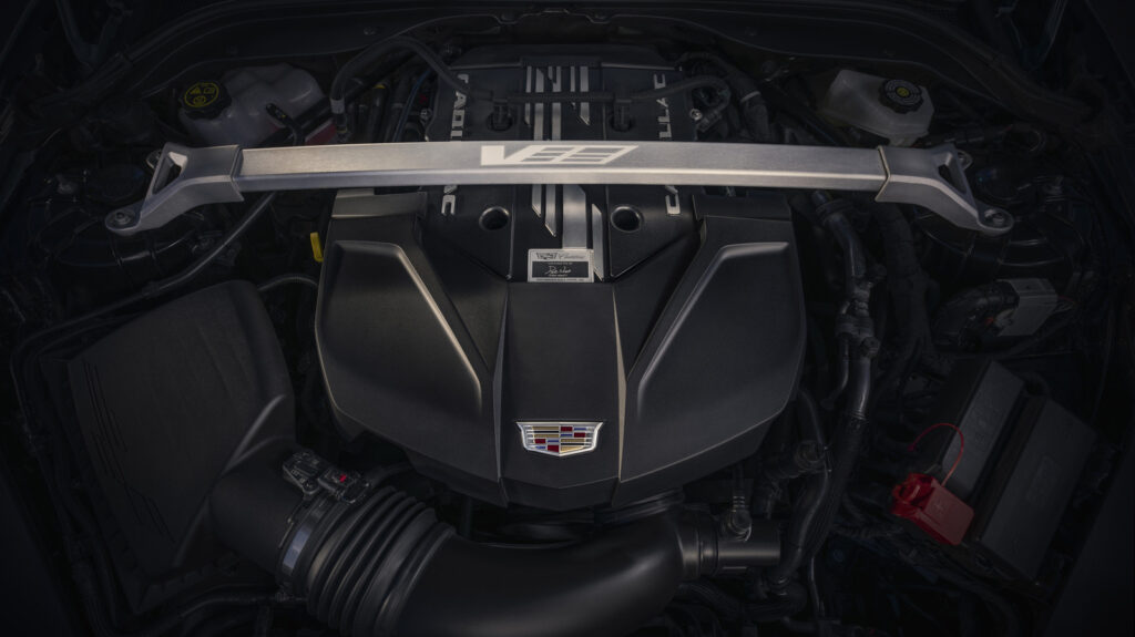 5 Car Brands That Never Abandoned The V8 5 Car Brands That Never Abandoned The V8
