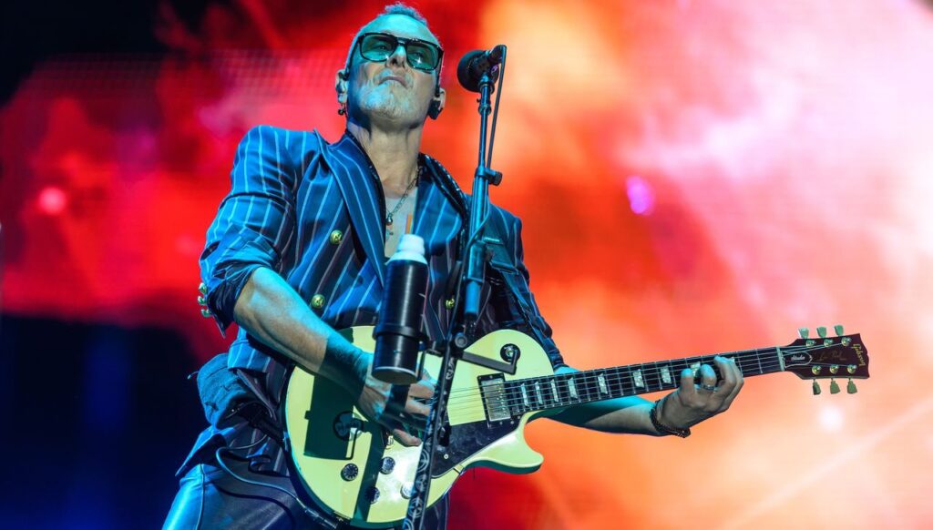 Def Leppard guitarist Vivian Campbell says his cancer has returned: “I did a donor transplant. Unfortunately, it didn’t stick”