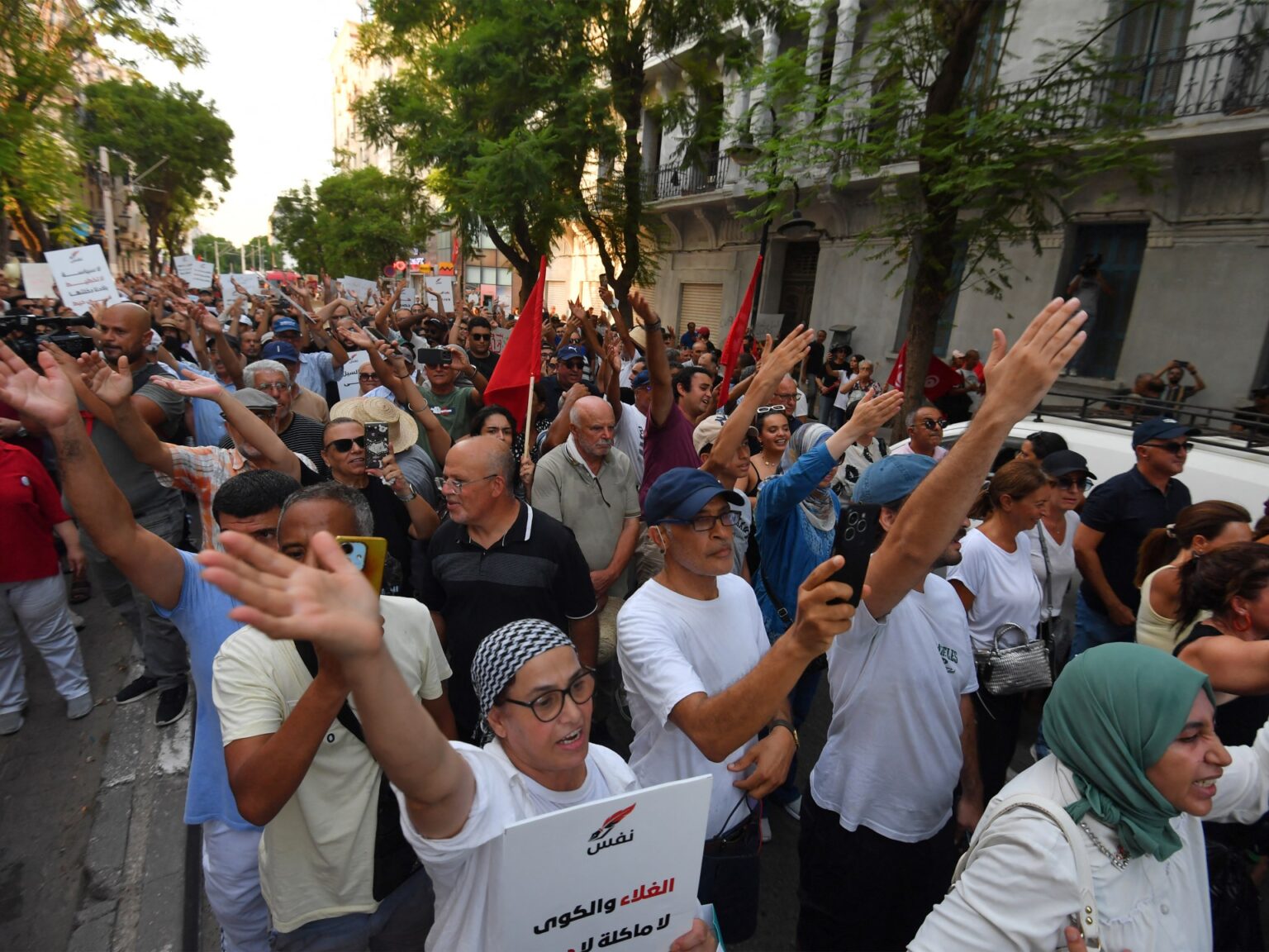 Antigovernment protesters take to Tunisia’s streets for second month