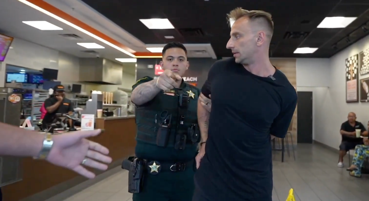Streamer Vitaly ‘handcuffed and detained’ by police days before boxing return against Larry Wheels