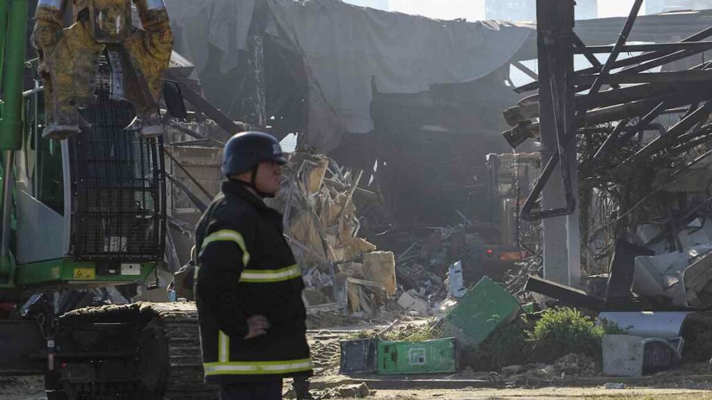 Russian ‘double-tap’ attack on Ukrainian shopping mall kills at least 16