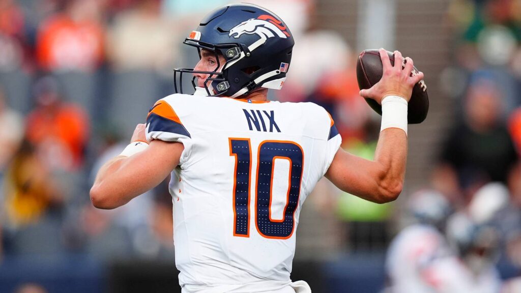 Jaylen Waddle Has Already Seen Enough to Know Bo Nix Is ‘Different’ Jaylen Waddle Has Already Seen Enough to Know Bo Nix Is ‘Different’