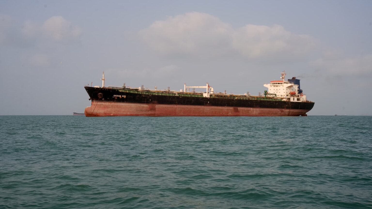 Oil drops 3% as U.S. shifts to economic pressure on Iran, easing fears of renewed war