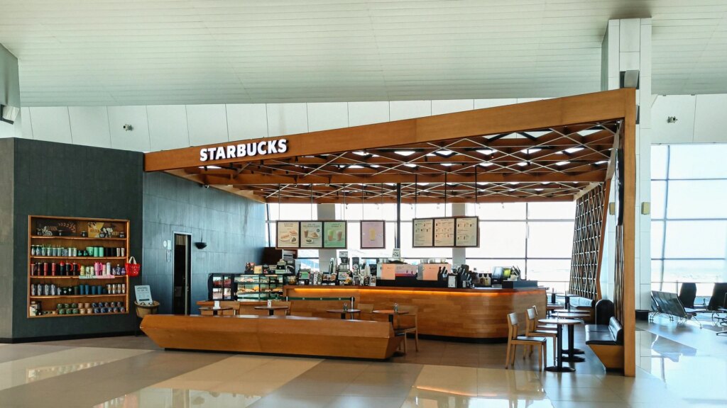 Starbucks Learned Its Airport Customers Have Different Needs. It Developed a Strategy Anyone Can Copy From Starbucks Learned Its Airport Customers Have Different Needs. It Developed a Strategy Anyone Can Copy From