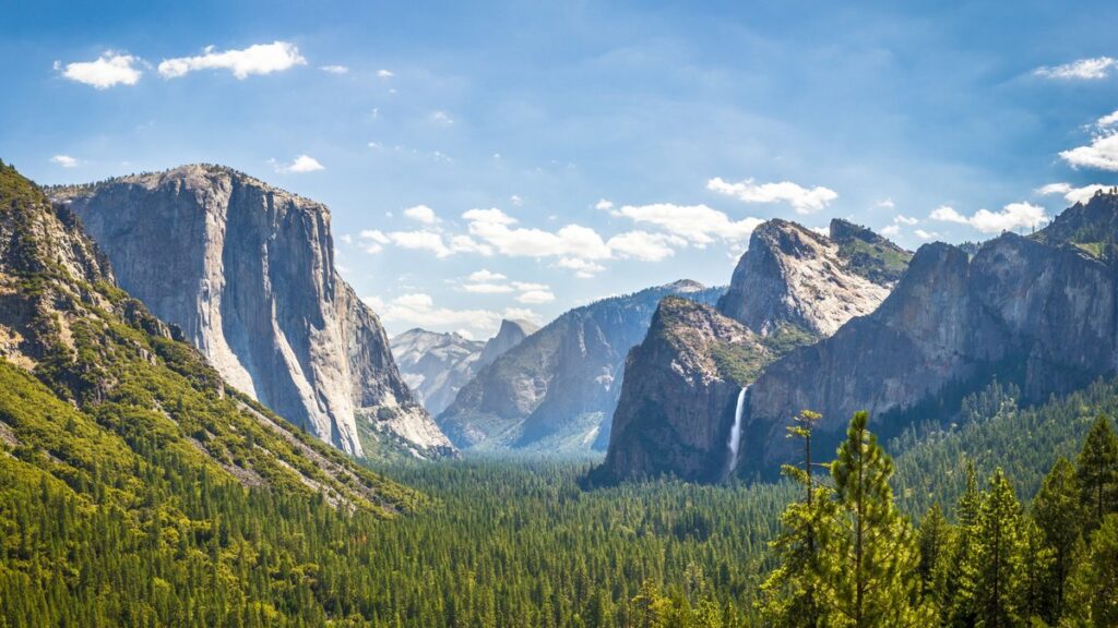 Trump Administration Pursues Plan to Give Slice of Yosemite to Private Developer Trump Administration Pursues Plan to Give Slice of Yosemite to Private Developer