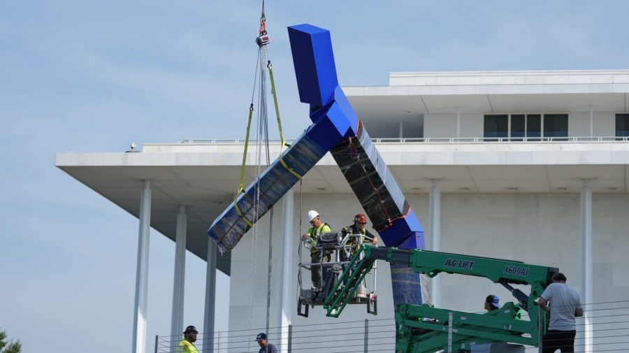 Kennedy Center removing landmark sculpture from grounds Kennedy Center removing landmark sculpture from grounds
