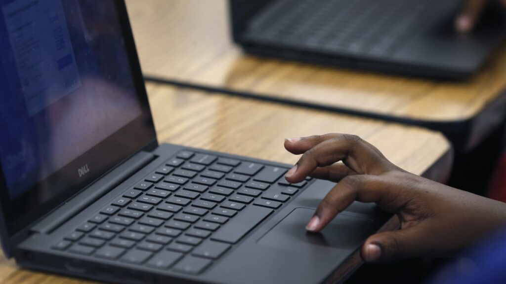 American Psychological Association weighs in on classroom screen time: Quality or quantity?