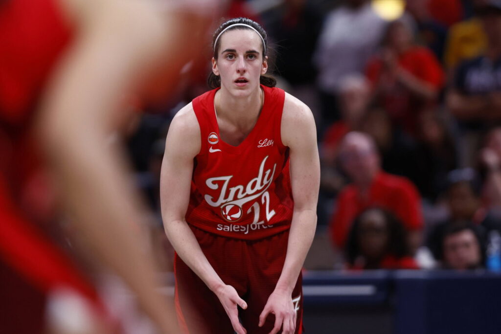 “Screws Things Up for Everyone”: Ex-College Basketball Player Offers Verdict on Growing Debate Around Caitlin Clark’s WNBA Salary “Screws Things Up for Everyone”: Ex-College Basketball Player Offers Verdict on Growing Debate Around Caitlin Clark’s WNBA Salary