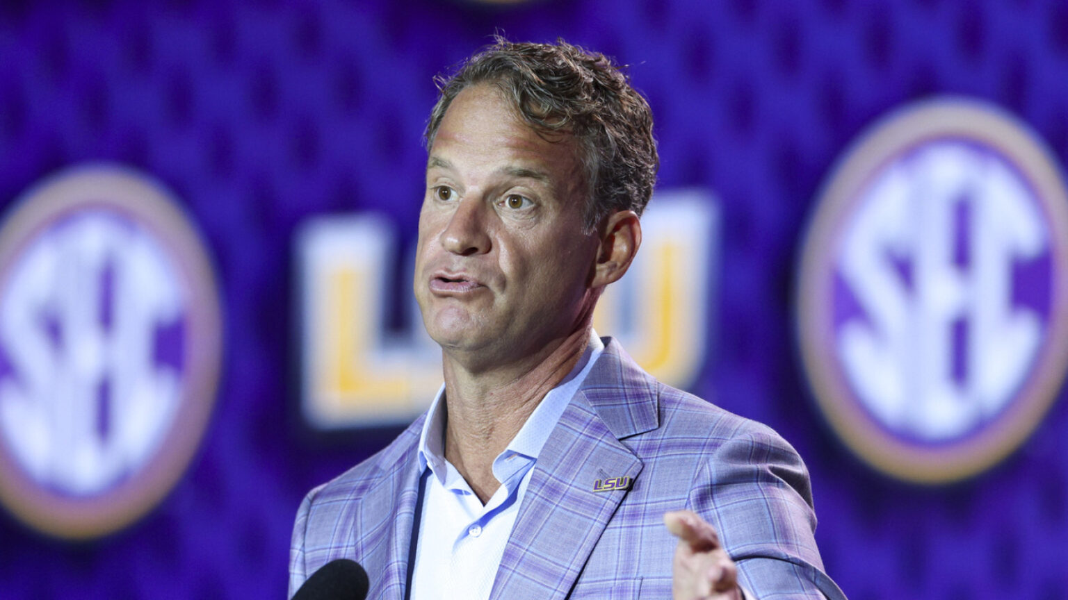 Could drama tank Lane Kiffin’s first season at LSU? Could drama tank Lane Kiffin’s first season at LSU?