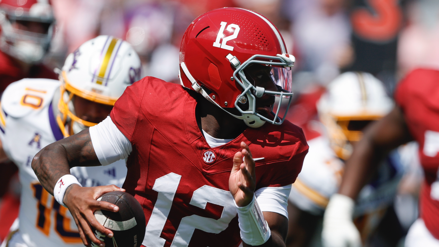Grading Keelon Russell in Alabama debut: Star sophomore flashes promise in first start at QB for Tide