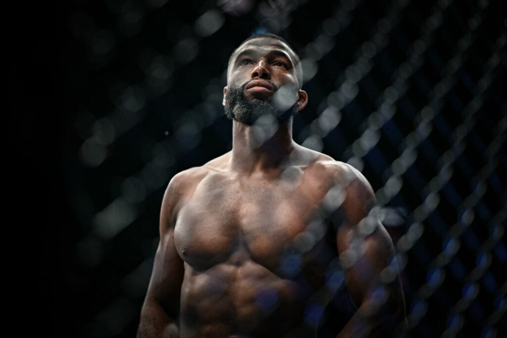 Salahdine Parnasse calls for ‘dream’ Max Holloway fight after stopping Dan Hooker in his debut Salahdine Parnasse calls for ‘dream’ Max Holloway fight after stopping Dan Hooker in his debut