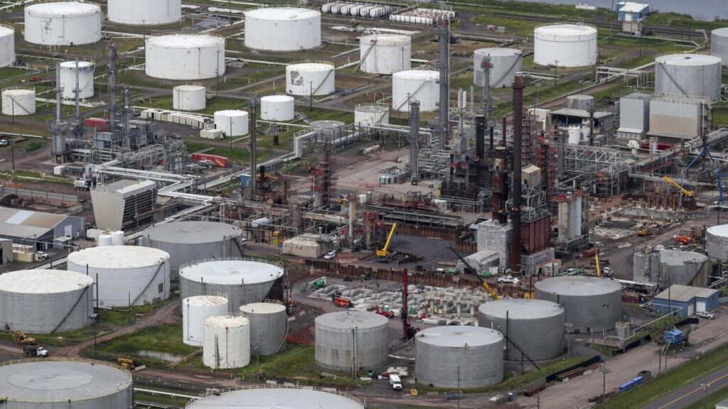 Oil Majors Seek Bigger Bargaining Power in Labor Disputes
