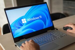 Windows 11 can auto-adjust your monitor’s refresh rate to save power