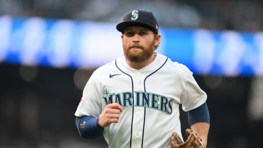 These 7 Jerry Dipoto mistakes cost the Mariners a playoff berth