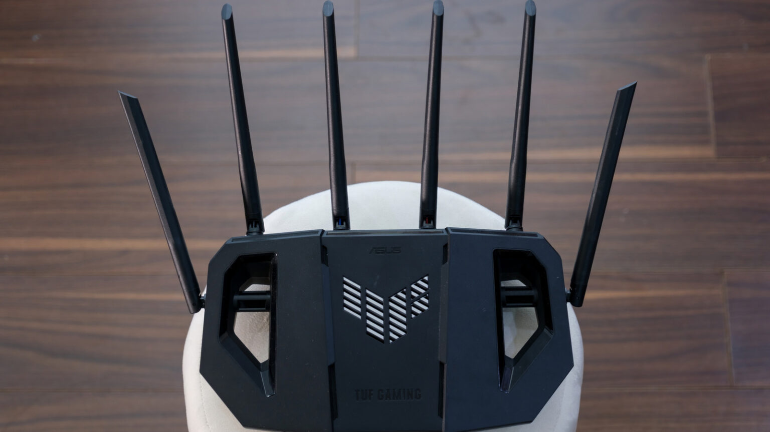 Why do routers have so many antennas? Why do routers have so many antennas?
