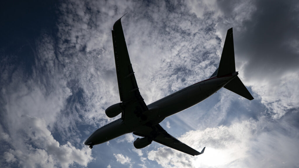 This Cheap, Pocket-Sized Gadget Can Hack A Boeing 737