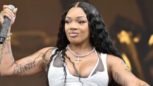 Victoria “BroRilla” Woods Pens Public Apology To Her Mom & Shares Regret For Including Her In Feud With Sister GloRilla (PHOTOS) Victoria “BroRilla” Woods Pens Public Apology To Her Mom & Shares Regret For Including Her In Feud With Sister GloRilla (PHOTOS)
